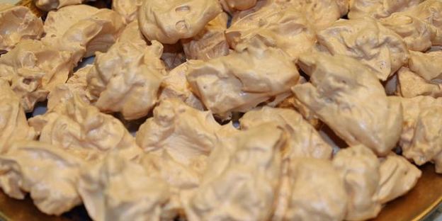 меренговый торт с маскарпоне и виноградом