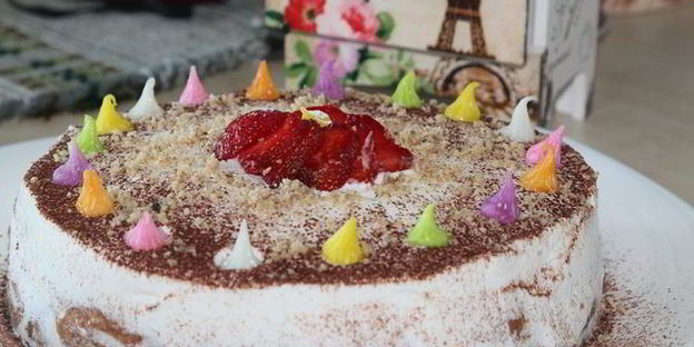 шоколадный торт с грецкими орехами