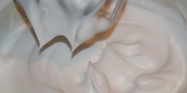 шоколадный торт с грецкими орехами