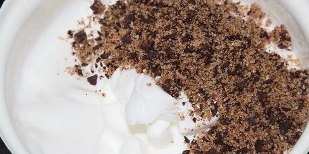 шоколадный торт с грецкими орехами