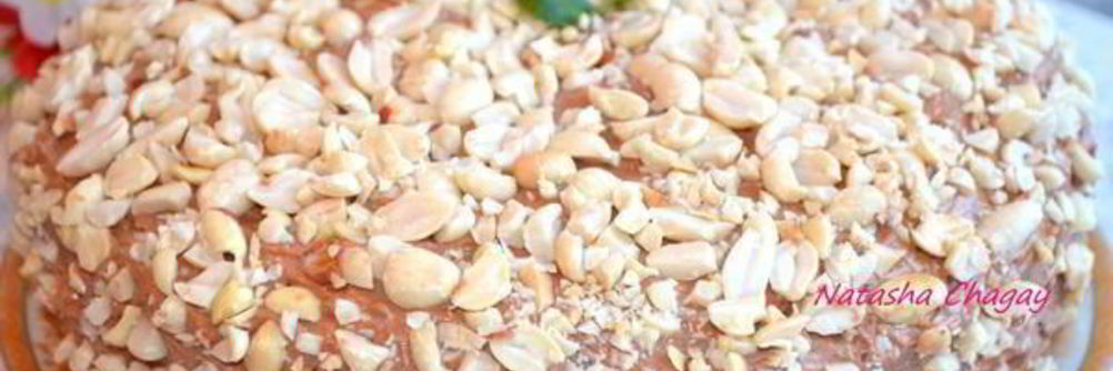 Шоколадный торт с орехами