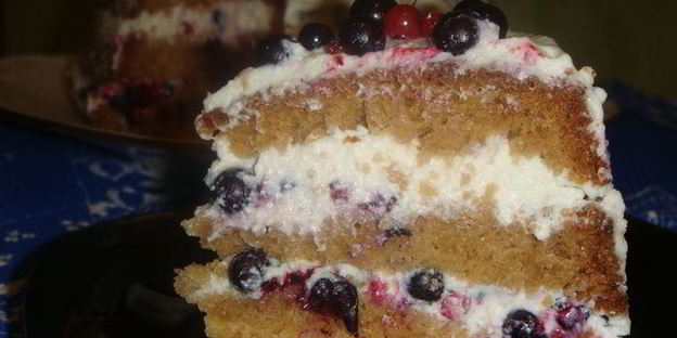 ягодный торт на кефире