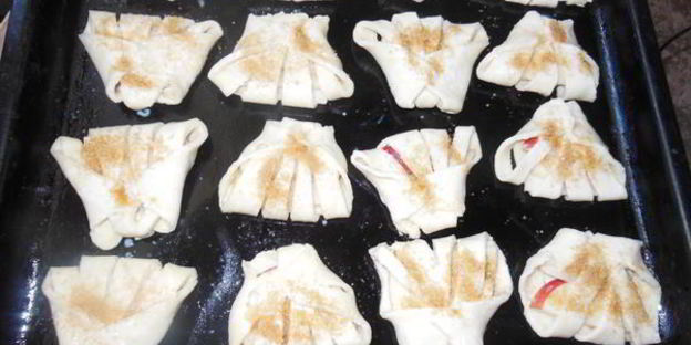 творожные конвертики с яблоками