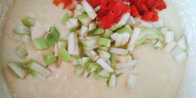 мягкие вафли с яблоком и курагой