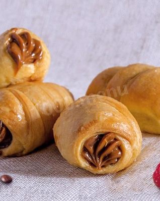 Слоеные трубочки со сгущенкой