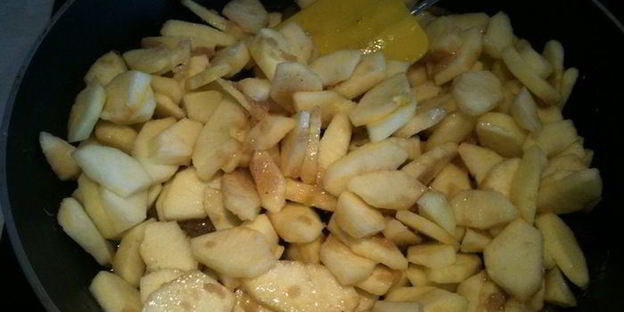 слоеные вафли с карамельными яблоками