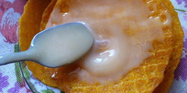 тыквенные тонкие вафли с домашней сгущенкой