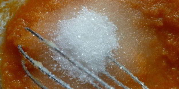 тыквенные тонкие вафли с домашней сгущенкой