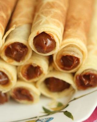 Вафельные трубочки с вареным сгущенным молоком