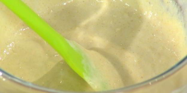 вафли с помидорами, яйцом и грудинкой