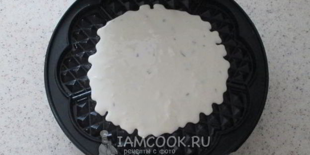 вафли в вафельнице с сыром