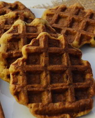 Яблочные вафли