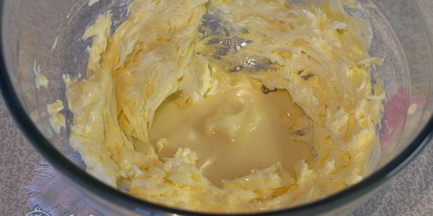 домашние эклеры со сгущенкой