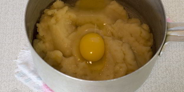 домашние эклеры со сгущенкой