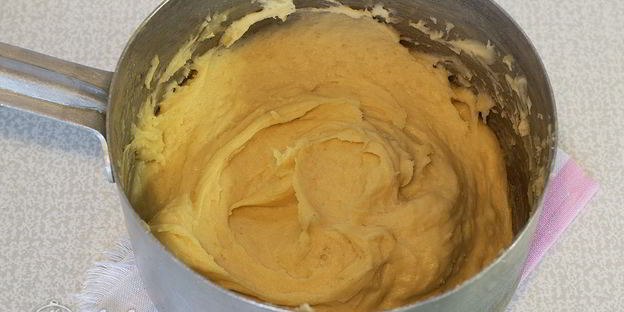 домашние эклеры со сгущенкой