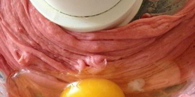 клубничные профитроли с творожно-базиликовым кремом