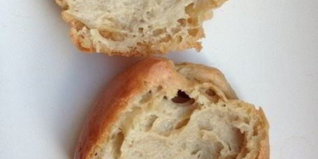 клубничные профитроли с творожно-базиликовым кремом