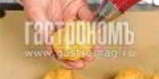 профитроли с клубничной начинкой