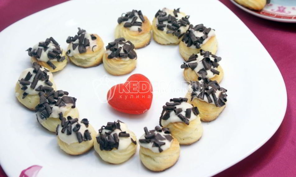 Рецепт профитролей с кремом поцелуй