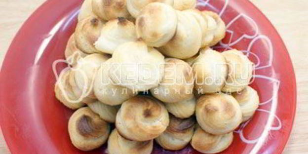 профитроли с кремом поцелуй