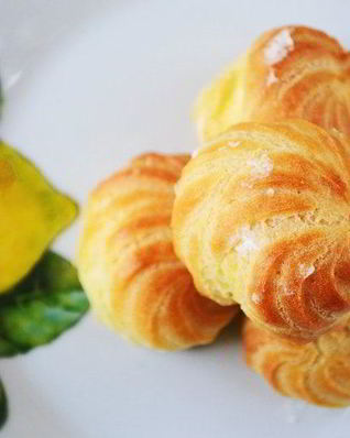 Профитроли с лимонным заварным кремом