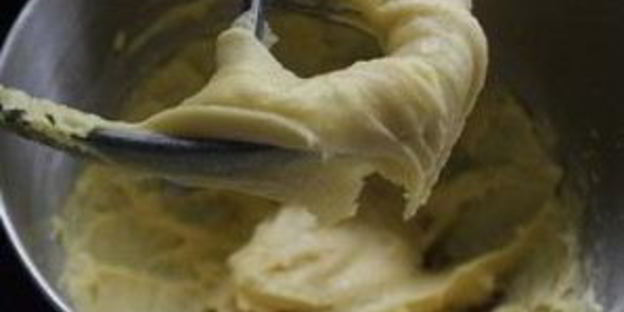 профитроли с шоколадным соусом