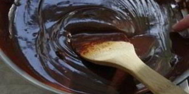 профитроли с шоколадным соусом