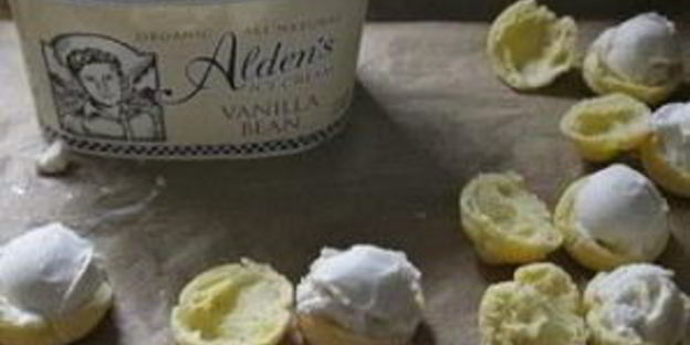 профитроли с шоколадным соусом