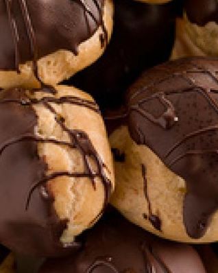 Профитроли с шоколадом