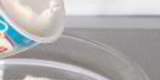 профитроли с ягодами и кремом