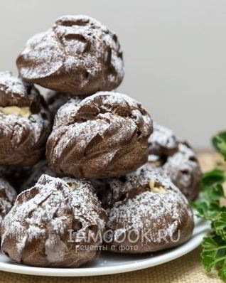Шоколадные профитроли с кремом