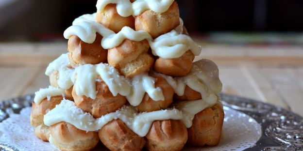 торт из эклеров