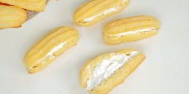 эклеры с белковым кремом