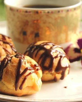 Эклеры с кофейным кремом Гроза