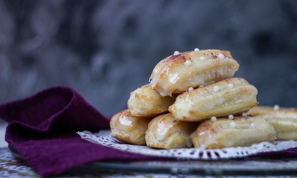 Рецепт эклеров с кремом шантильи и ванильной помадкой