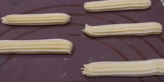 эклеры с масляным кремом