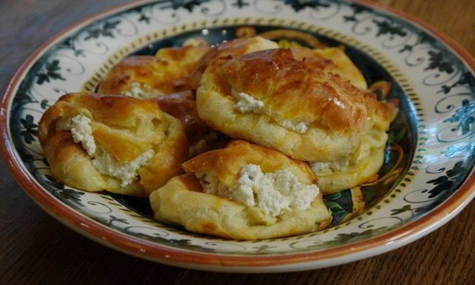 Рецепт эклеров с начинкого иза творогов и зеленей