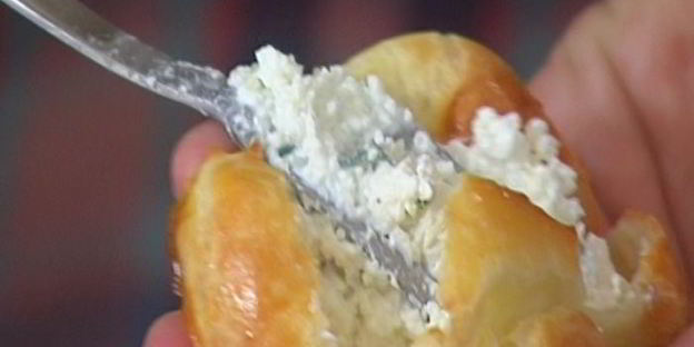 эклеры с начинкой из творога и зелени