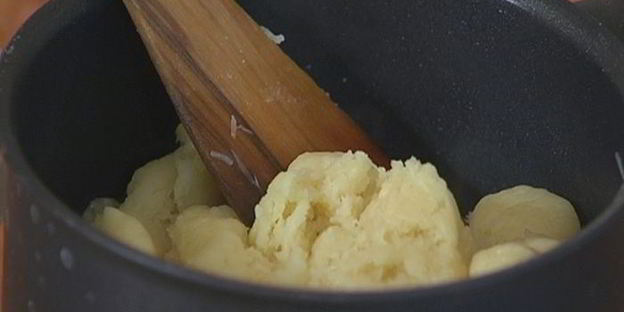 эклеры с начинкой из творога и зелени