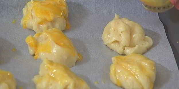 эклеры с начинкой из творога и зелени