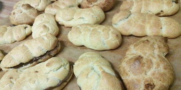 эклеры с шоколадным кремом патисьер