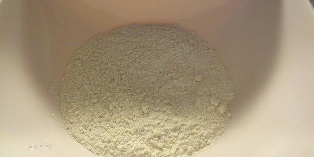 эклеры с темным шоколадом