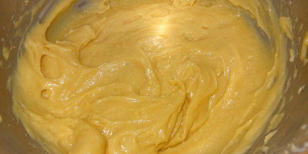 эклеры с темным шоколадом