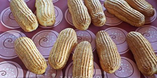 эклеры со сливками