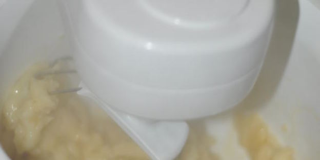 эклеры со взбитыми сливками и сгущенкой