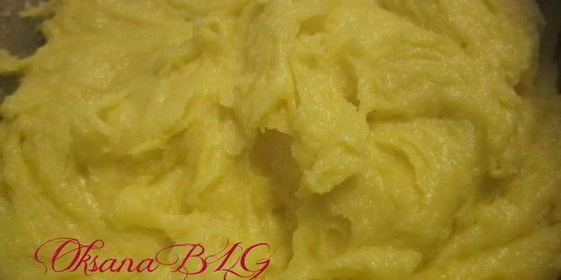 заварное пирожное с заварным кремом на белом шоколаде