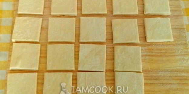 закусочные слойки с крабовым мясом, сливочным сыром и зеленью