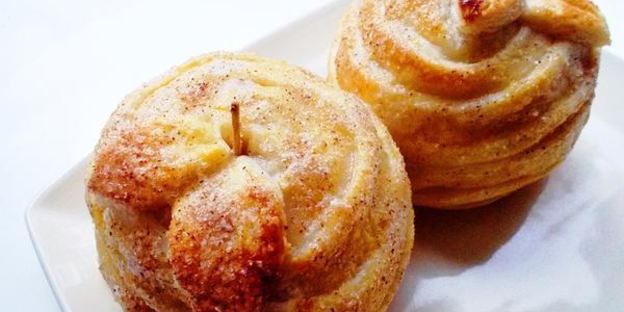 запеченные яблоки в тесте