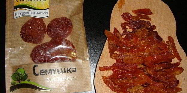 блинная запеканка с творогом и сушеными сливами