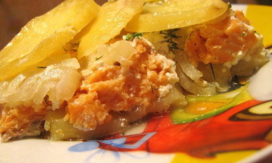 Рецепт деликатной запеканки из форели и картофеля